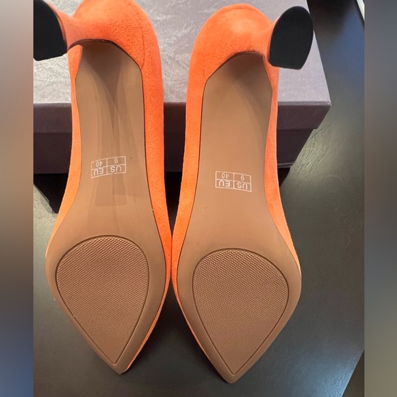 Modencoco orange suede high heel pum.      size 9 - Picture 3 of 7